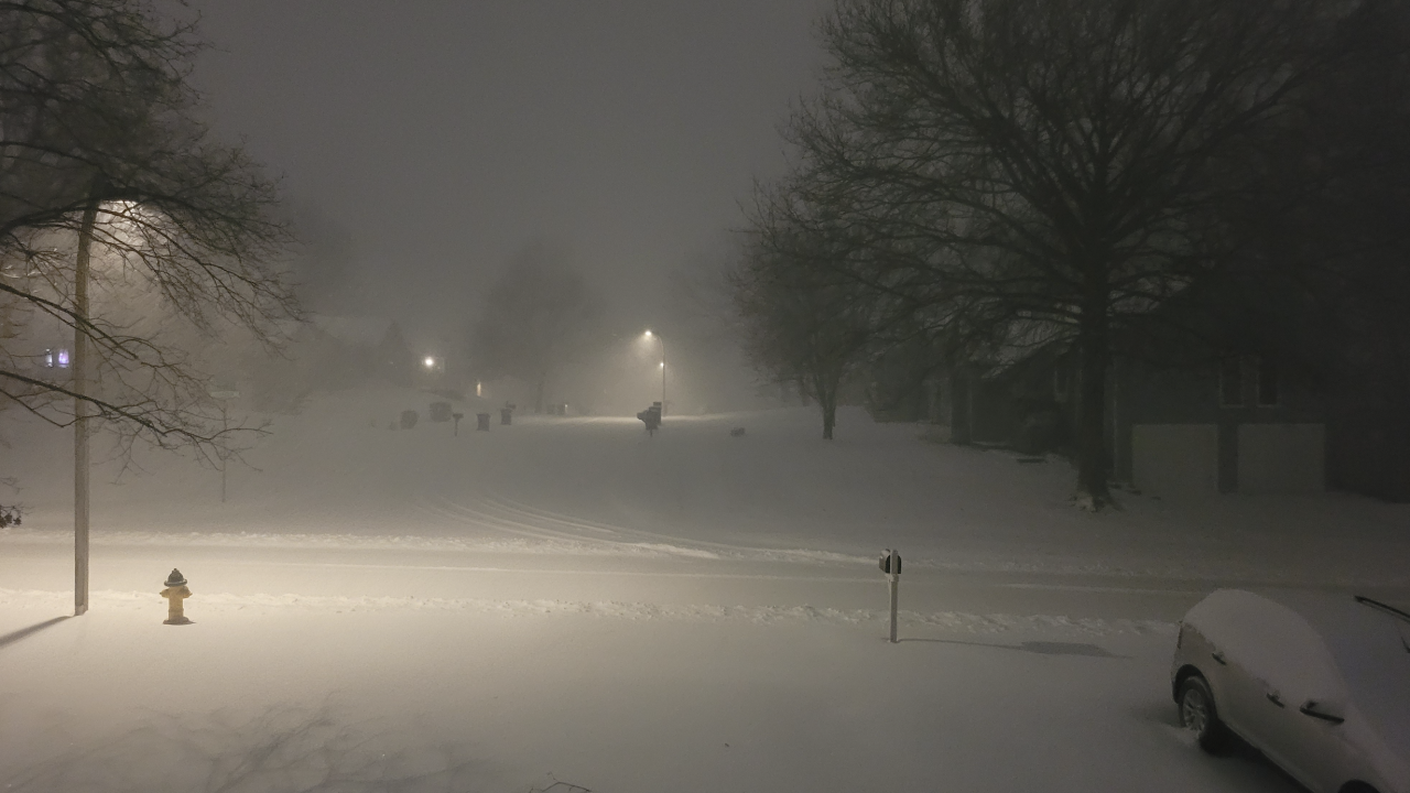 Kansas City digs out from recordsetting snowfall